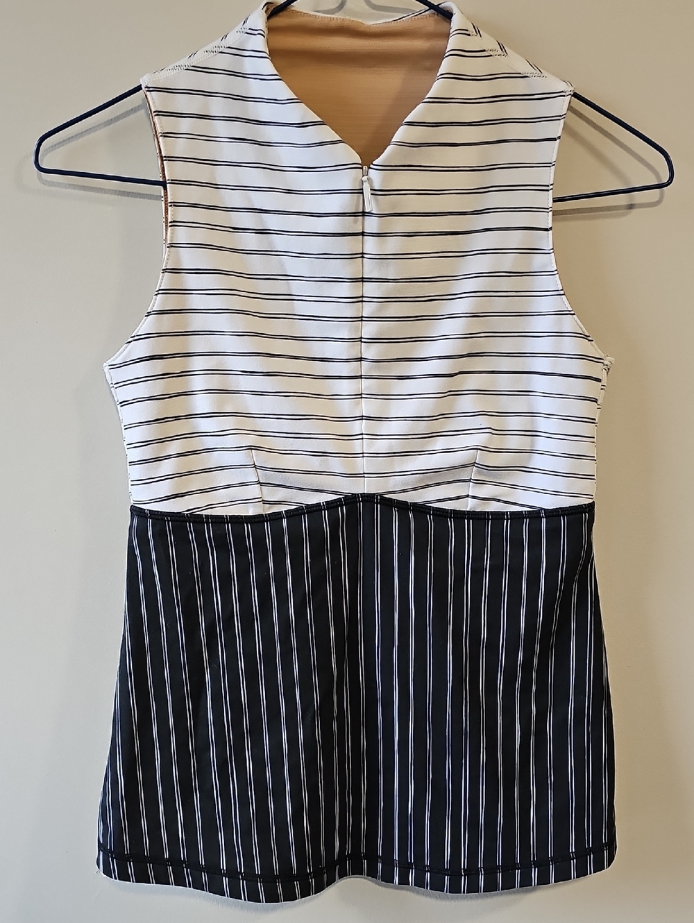 lululemon athletica Size 6 Activewear Sleeveless Top